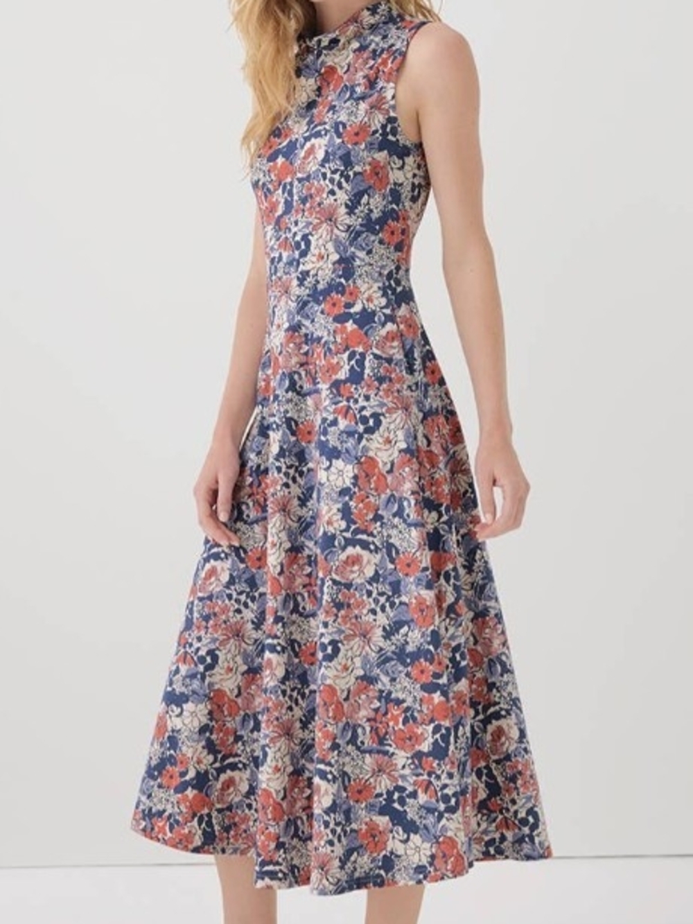 Pact Sleeveless Floral Midi Dress in Navy and Coral. Medium